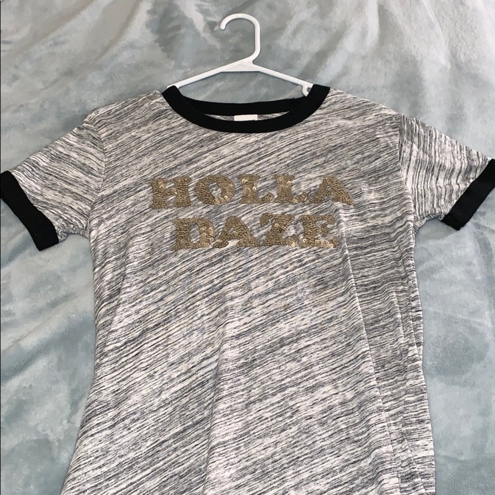 PINK shirt XS “Holla Daze”